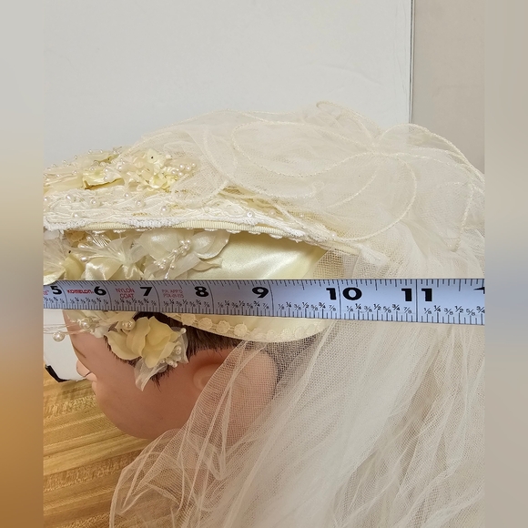 Vtg Ivory Bridal Wedding Hat Tier Tulle Veil Pearl Beaded Headdress *Minor Aging main image 12